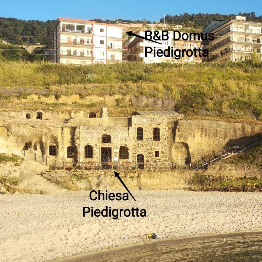 פיצו B&B Domus Piedigrotta מראה חיצוני תמונה