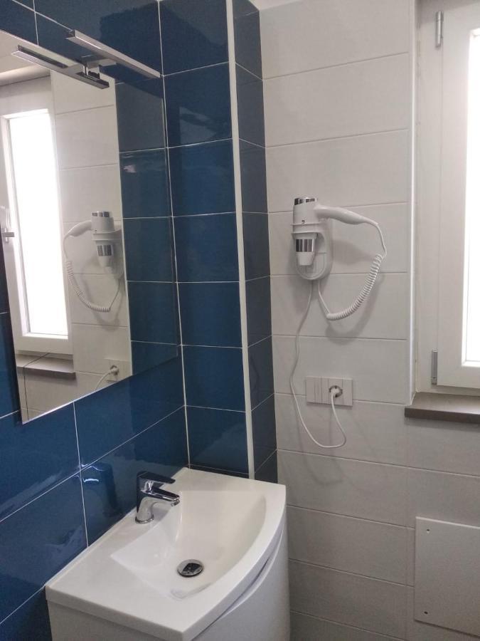 פיצו B&B Domus Piedigrotta מראה חיצוני תמונה