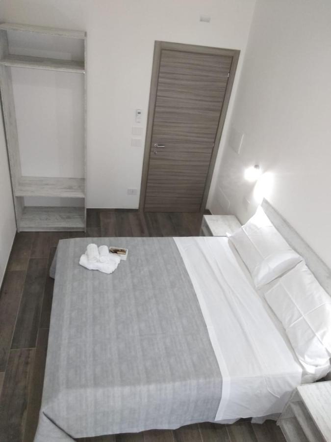 פיצו B&B Domus Piedigrotta מראה חיצוני תמונה