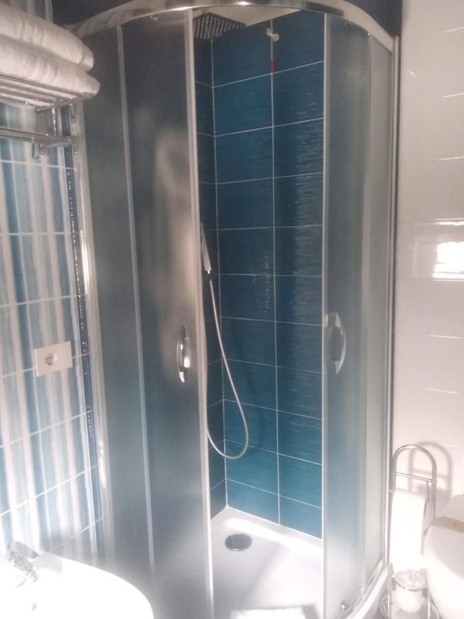 פיצו B&B Domus Piedigrotta מראה חיצוני תמונה
