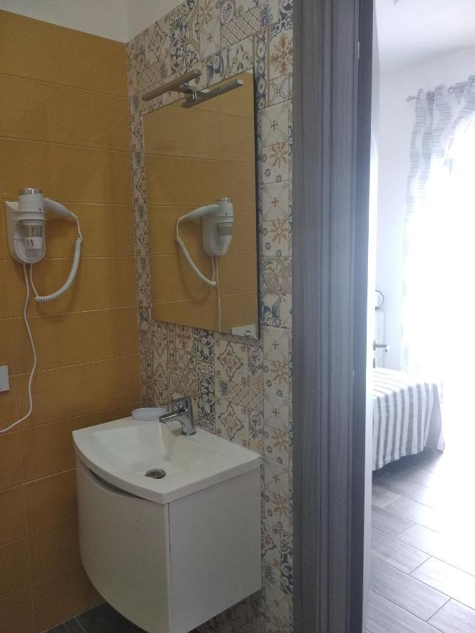 פיצו B&B Domus Piedigrotta מראה חיצוני תמונה