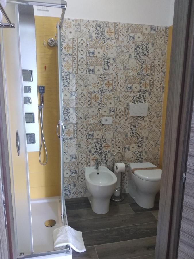 פיצו B&B Domus Piedigrotta מראה חיצוני תמונה