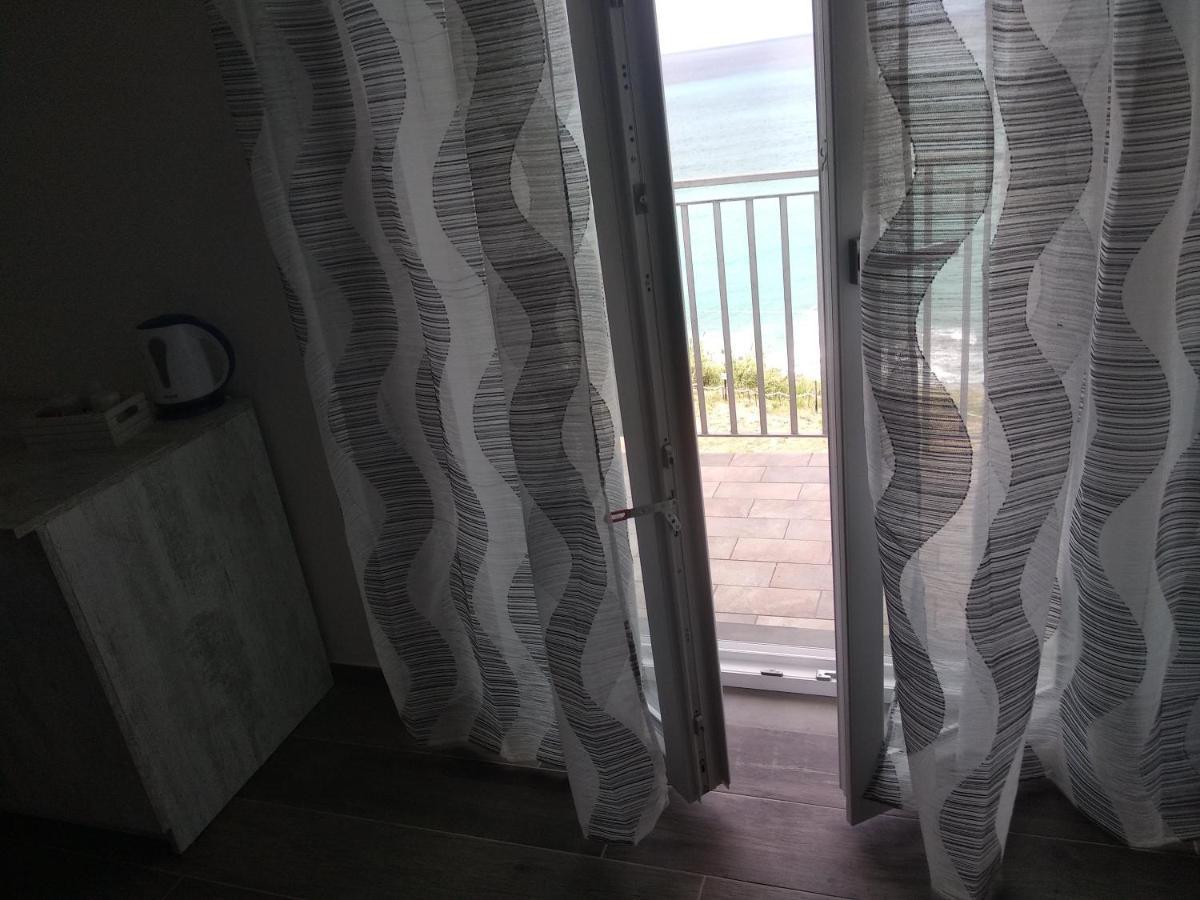 פיצו B&B Domus Piedigrotta מראה חיצוני תמונה