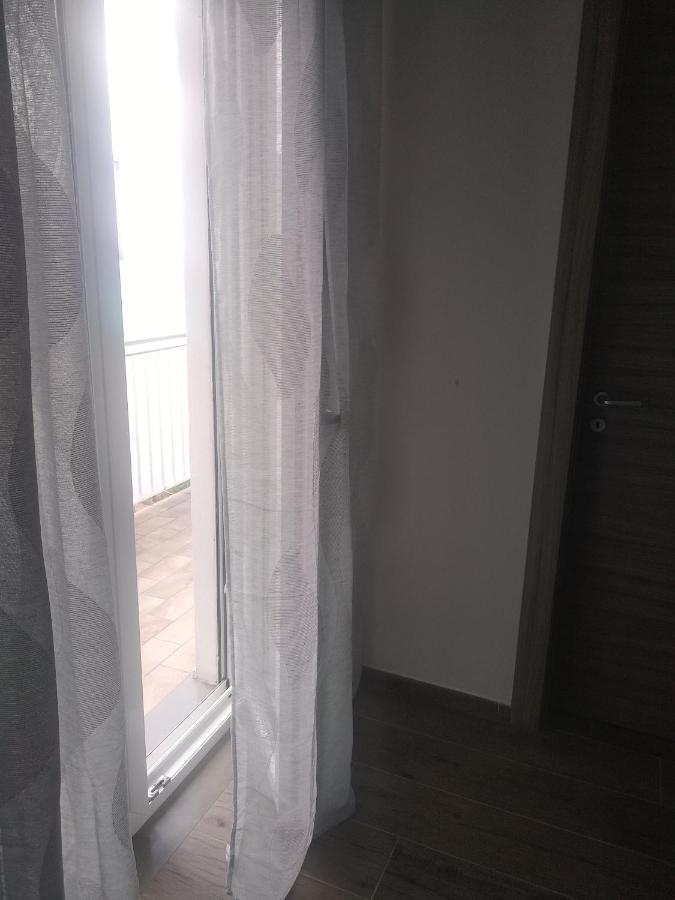 פיצו B&B Domus Piedigrotta מראה חיצוני תמונה