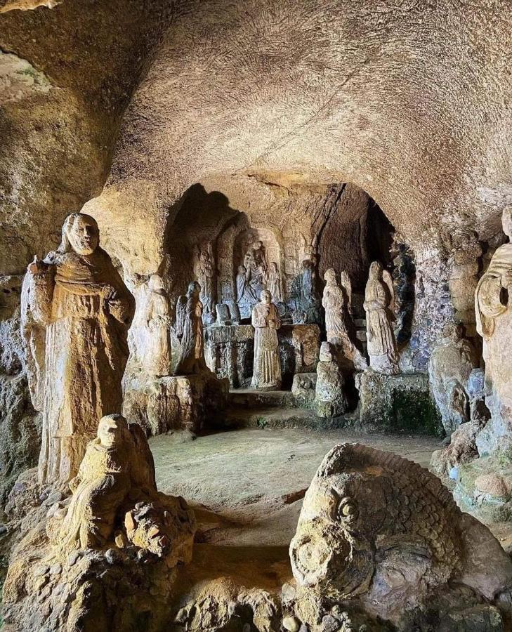 פיצו B&B Domus Piedigrotta מראה חיצוני תמונה